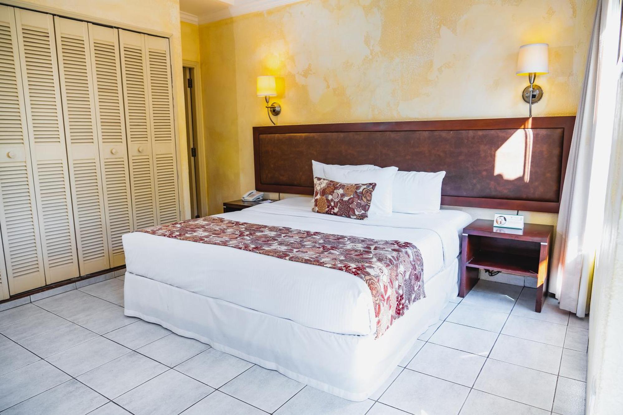 Buganvillas Hotel Suites Santa Cruz de La Sierra Luaran gambar